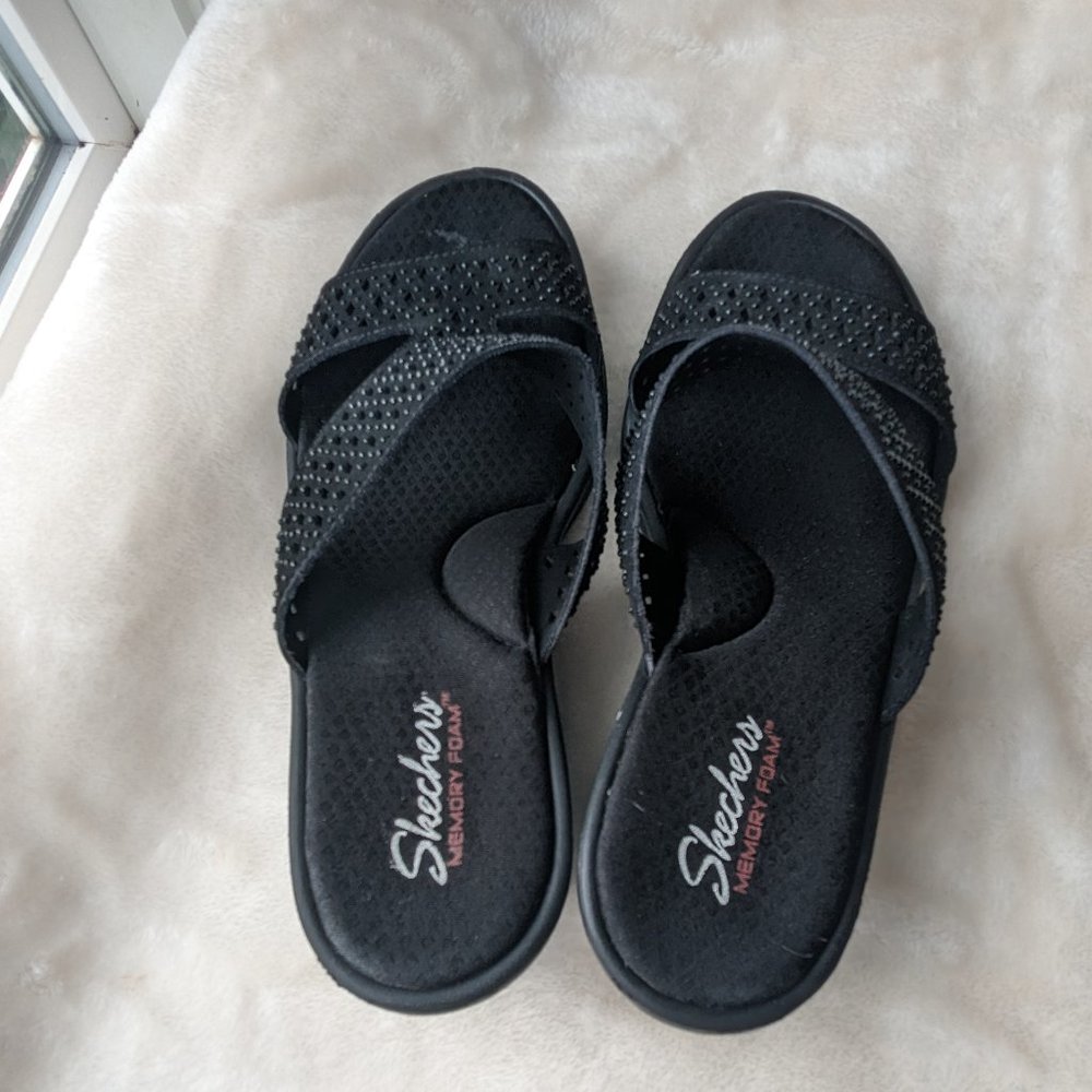 Skecher Memory Foam Black Sandals with 3 inch Heel. Size 11